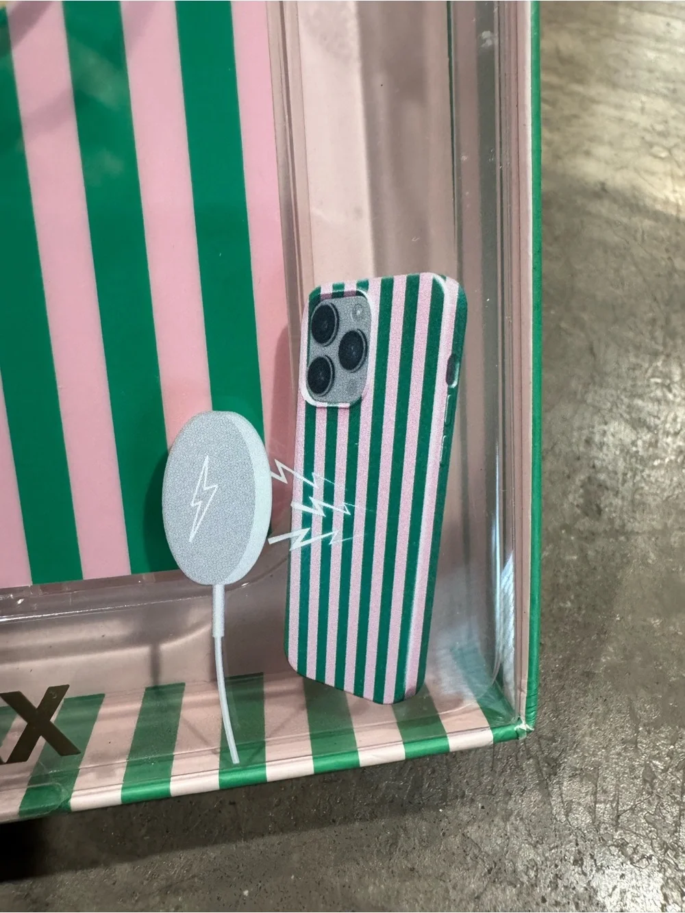 XO Poppy Striped MagSafe-Compatible iPhone 15 Pro Max Case - Pink & Green stripe